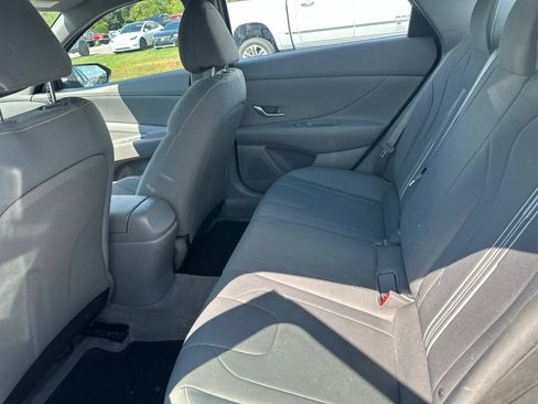 Used 2022 Hyundai Elantra SEL w/ Cargo Package FWD image 7