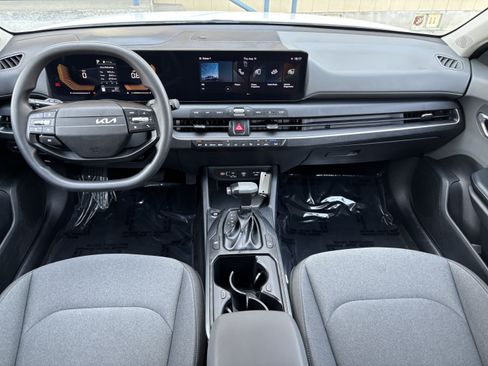 Used 2025 Kia K4 FWD image 18