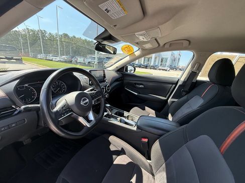 Used 2025 Nissan Sentra SR FWD image 22