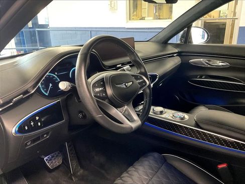 Used 2023 Genesis GV70 3.5T Sport w/ Sport Prestige Package AWD/4WD image 8