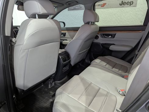 Used 2019 Honda CR-V Touring image 11