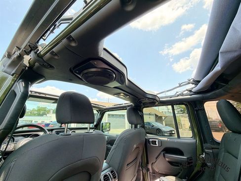 Used 2021 Jeep Wrangler Unlimited Sport AWD/4WD image 38