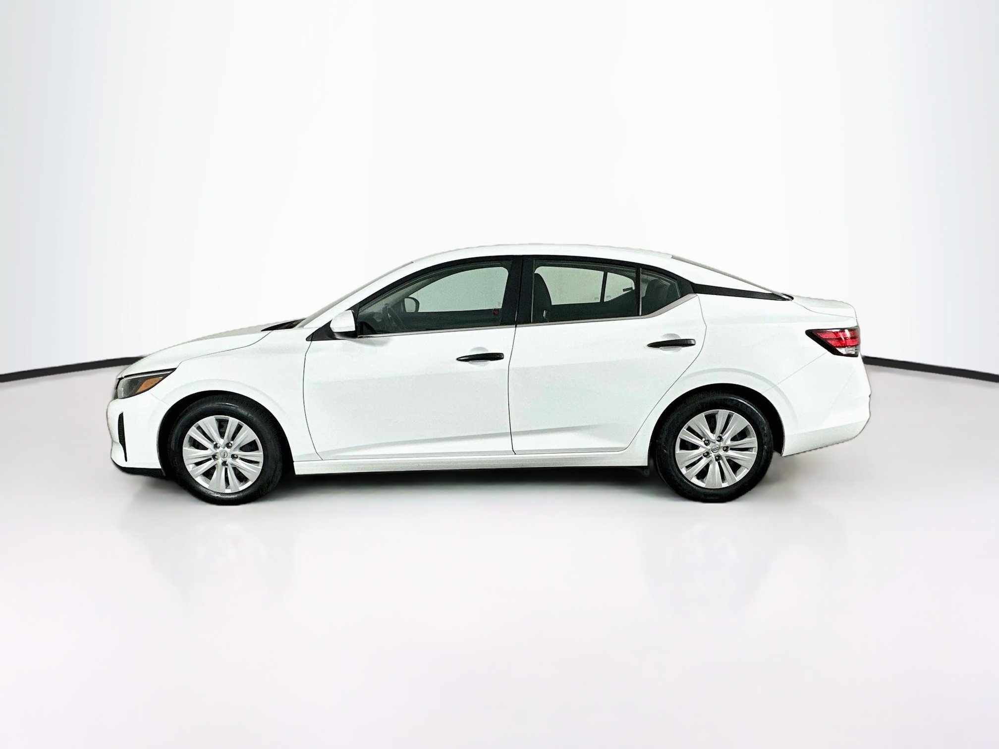 Used 2025 Nissan Sentra S FWD image 4