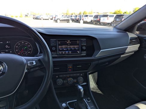 Used 2021 Volkswagen Jetta R-Line FWD image 19