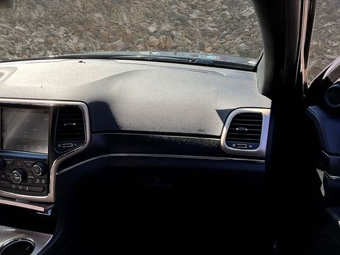 Used 2015 Jeep Grand Cherokee Limited image 15