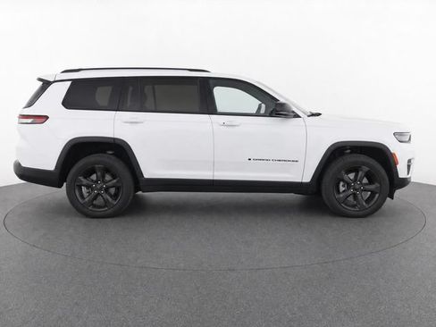 Used 2023 Jeep Grand Cherokee L Limited w/ Luxury Tech Group II AWD/4WD image 3