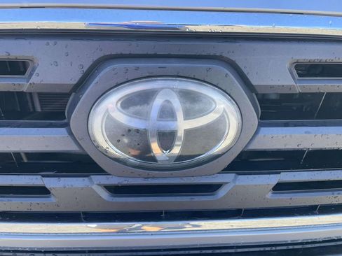 Used 2019 Toyota Tacoma SR5 image 18