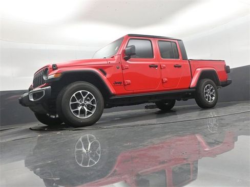 Used 2024 Jeep Gladiator Sport image 33