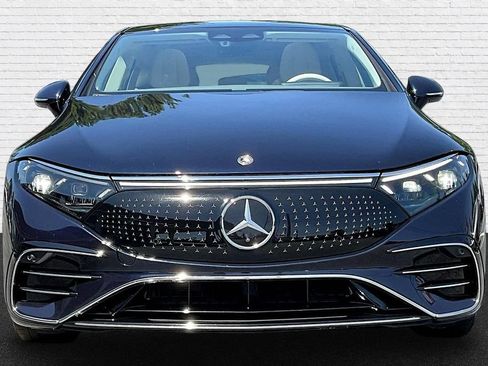Used 2022 Mercedes-Benz EQS 450+ Sedan image 2