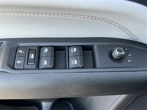 Certified 2022 Jeep Compass Limited image 17