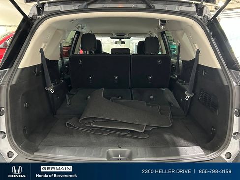 Used 2022 Nissan Pathfinder SV AWD/4WD image 31