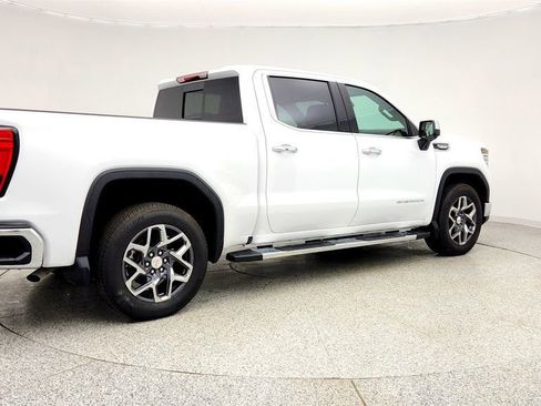 Used 2026 GMC Sierra 1500 SLT image 5