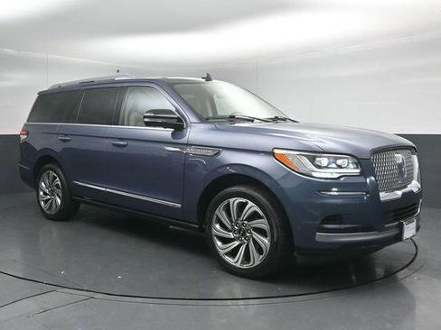Certified 2023 Lincoln Navigator Reserve AWD/4WD image 1