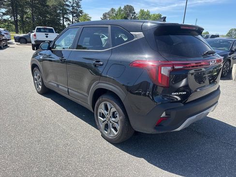 Used 2026 Kia Seltos LX FWD image 6