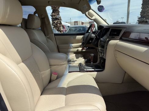 Used 2014 Lexus LX 570 4WD w/ Luxury Package image 18