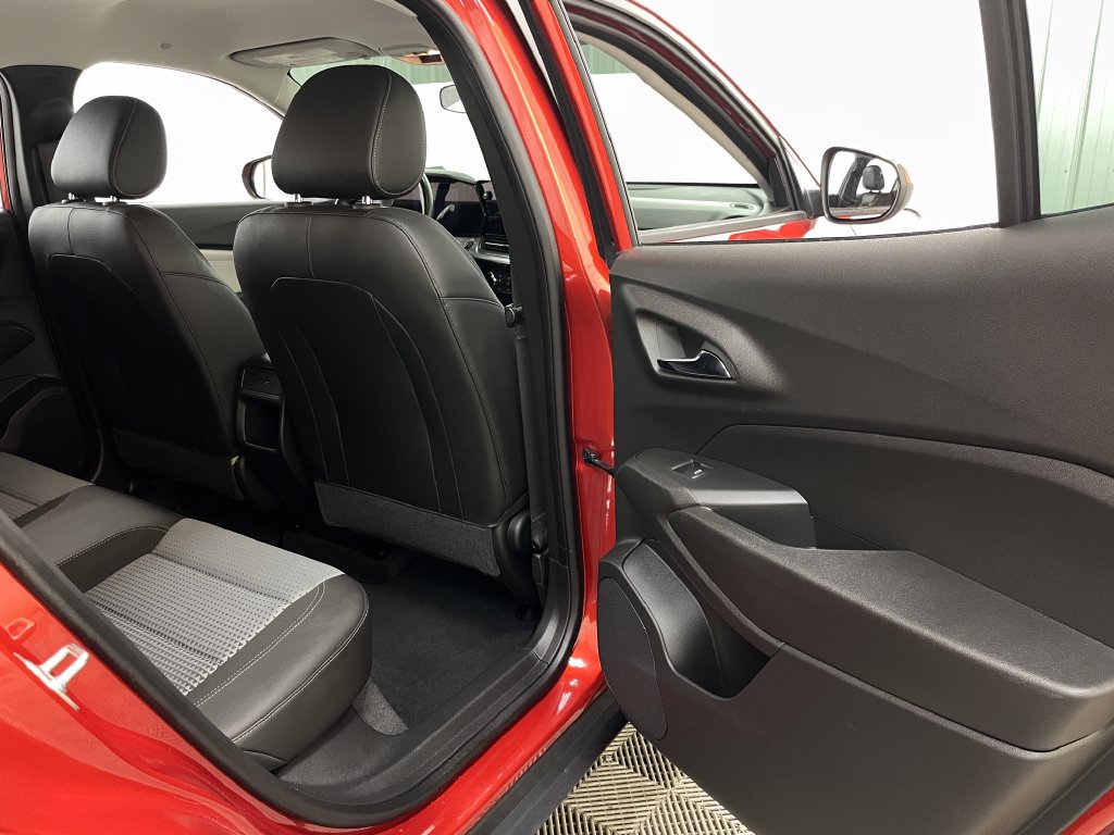 Certified 2024 Chevrolet Trax LT w/ Driver Confidence Package FWD image 40