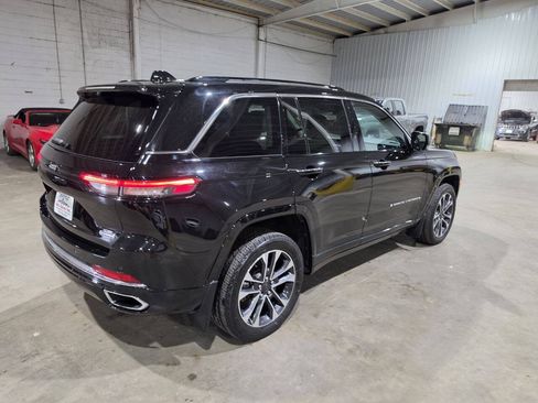 Used 2022 Jeep Grand Cherokee Overland w/ Adv Protech Group III AWD/4WD image 11
