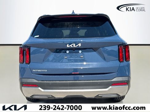 New 2026 Kia Sorento S w/ S Panoramic Sunroof Package image 4