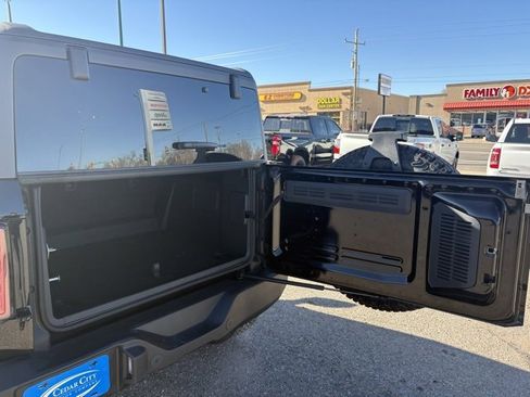Used 2025 Ford Bronco Outer Banks w/ Sasquatch Package image 12