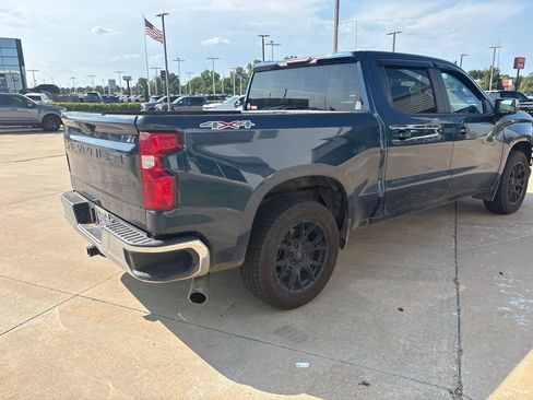 Used 2020 Chevrolet Silverado 1500 LT w/ Convenience Package AWD/4WD image 4