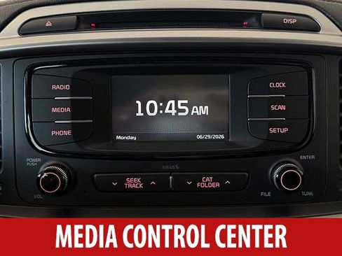Used 2017 Kia Sorento FWD image 11