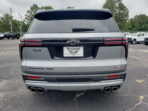 Used 2024 Chevrolet Traverse Z71 w/ LPO, Floor Liner Package AWD/4WD image 8