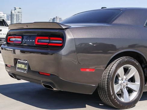 Used 2021 Dodge Challenger SXT RWD image 9