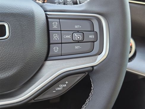 New 2025 Jeep Wagoneer Series II image 30