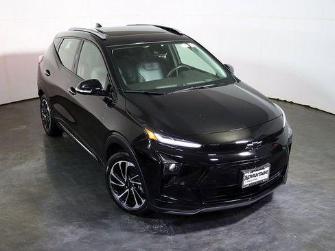 Used 2023 Chevrolet Bolt EUV Premier w/ Sun & Sound Package image 7