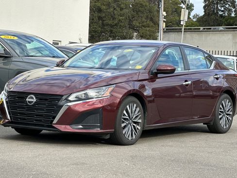 Used 2023 Nissan Altima 2.5 SV image 9