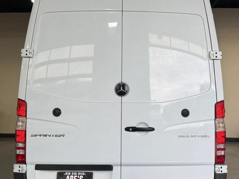 Used 2014 Mercedes-Benz Sprinter 3500 image 5