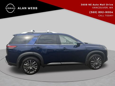Used 2023 Nissan Pathfinder SL w/ SL Premium Package AWD/4WD image 2