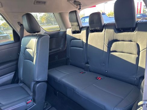 Certified 2023 Nissan Pathfinder SV w/ Black Appearance Package image 24