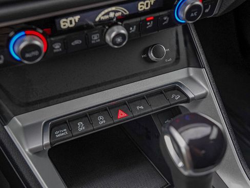 Certified 2022 Audi Q3 2.0T Premium Plus w/ Premium Plus Package image 18