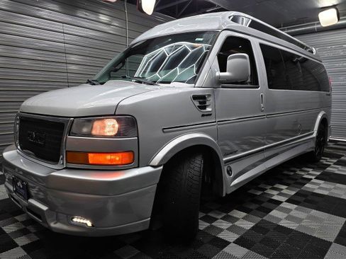 Used 2018 GMC Savana 2500 Extended w/ Enhanced Convenience Package RWD image 42