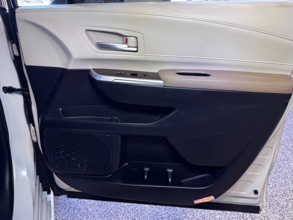 Certified 2024 Toyota Sienna XLE FWD image 42
