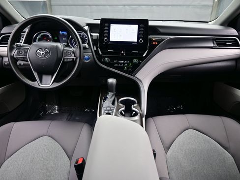 Used 2022 Toyota Camry LE FWD image 17