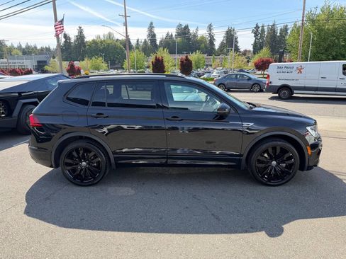 Used 2021 Volkswagen Tiguan SE R-Line FWD image 11