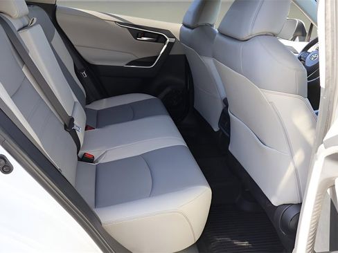 Certified 2019 Toyota RAV4 XLE Premium image 19