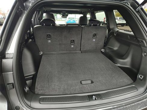 New 2025 Jeep Grand Cherokee Altitude image 32