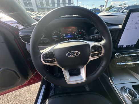 Used 2023 Ford Explorer Limited w/ Limited Technology Package AWD/4WD image 24