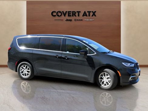 New 2026 Chrysler Pacifica Select FWD image 6