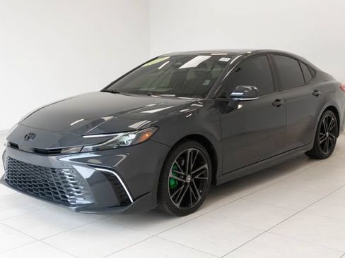 Used 2025 Toyota Camry XSE FWD image 6