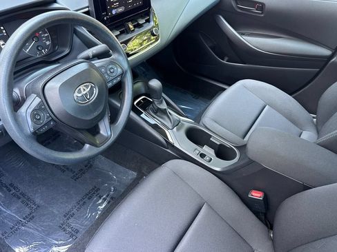 Used 2025 Toyota Corolla LE FWD image 9