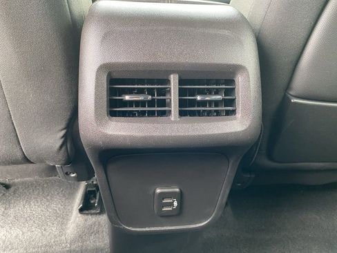 Used 2024 GMC Terrain SLE FWD image 23