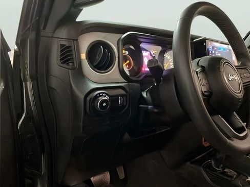 Used 2024 Jeep Wrangler Unlimited Sport AWD/4WD image 27