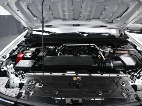 Used 2024 Chevrolet Colorado W/T w/ WT Convenience Package II image 15