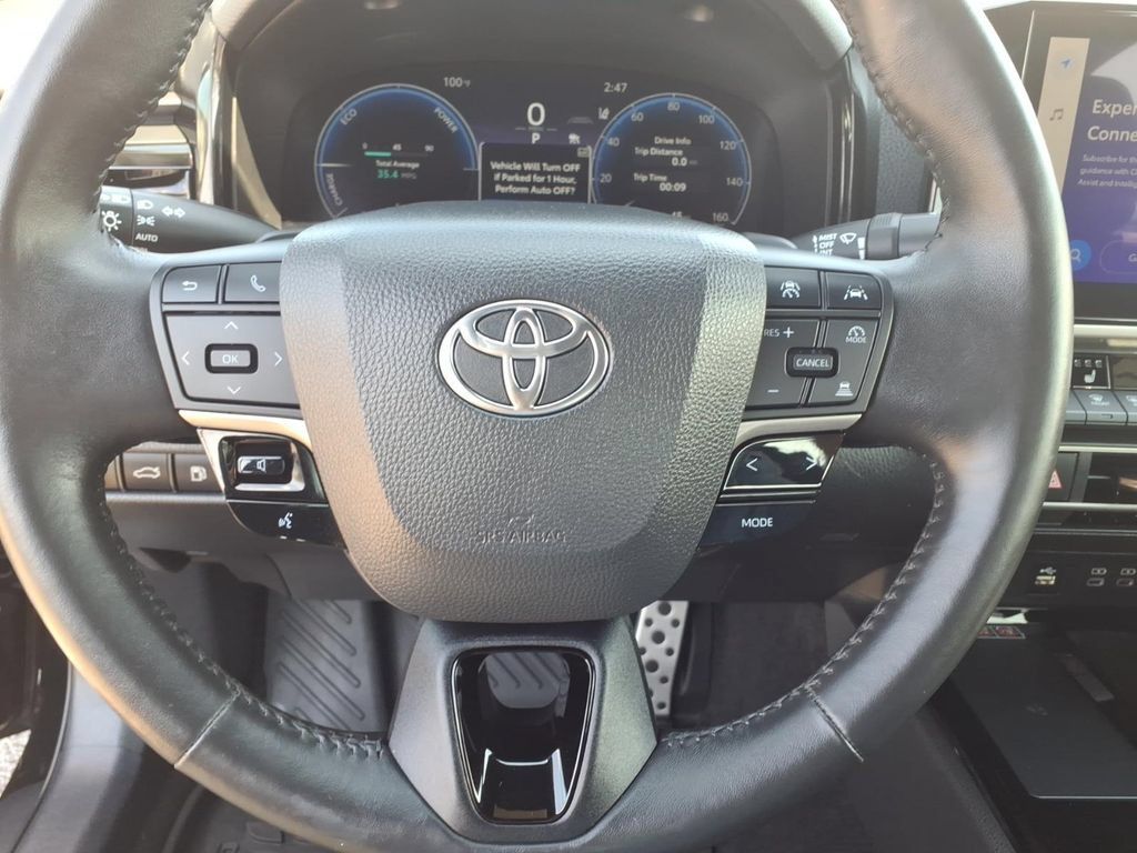 Used 2025 Toyota Camry XSE AWD/4WD image 7