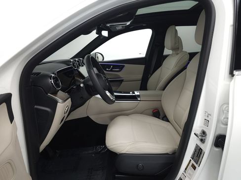 Certified 2026 Mercedes-Benz GLC 300 4MATIC image 7