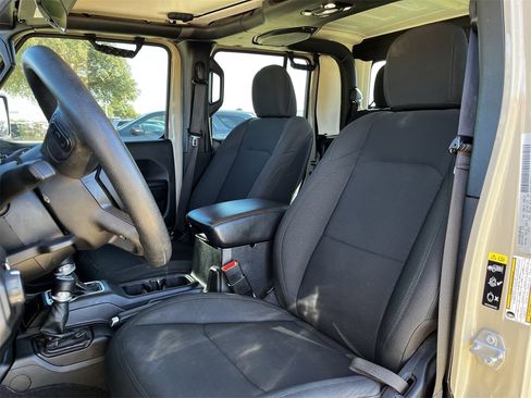 Used 2020 Jeep Gladiator Sport image 22